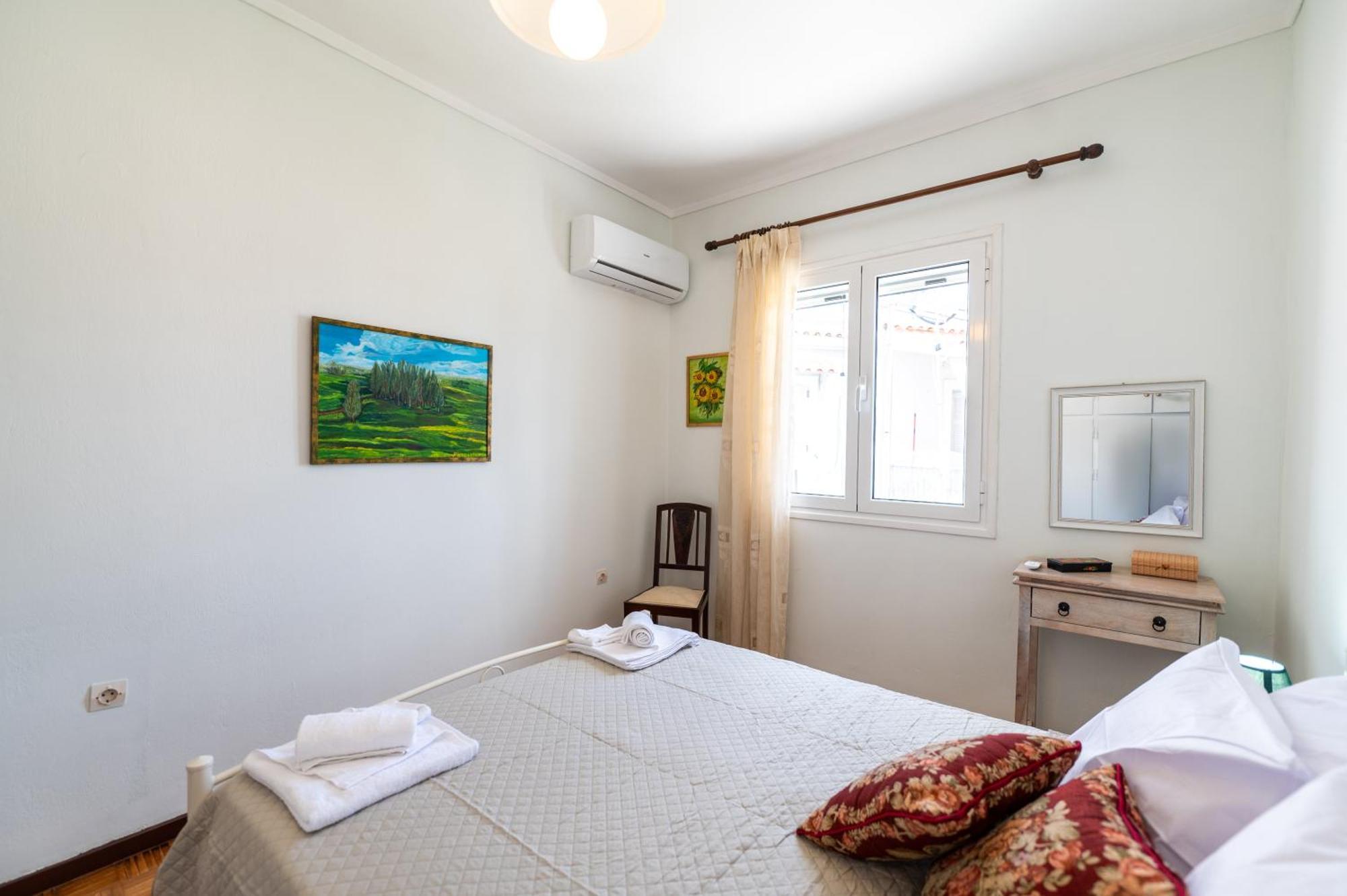 3bdr Sunny In Corfu Town Apartment *